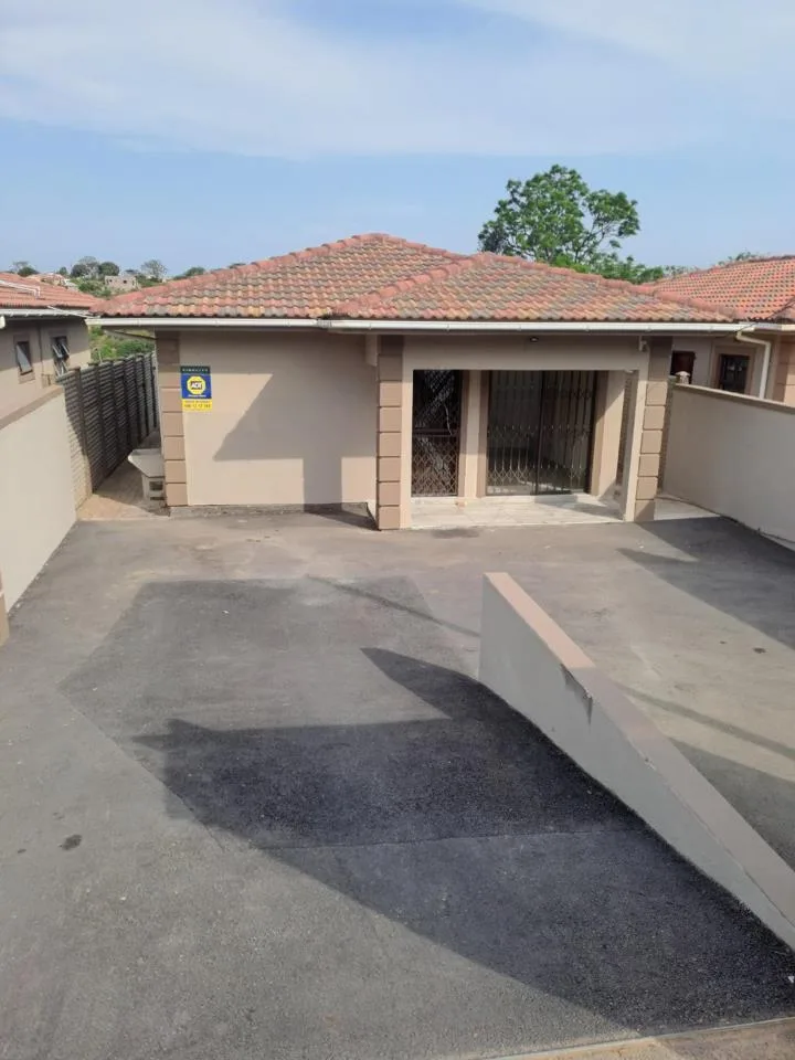3 Bedroom Townhouse to rent in Umlazi Z