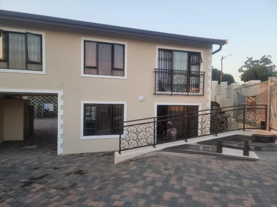3 Bedroom Apartment / flat to rent in Clayfield