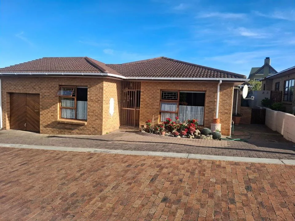 3 Bedroom Townhouse to rent in Die Wingerd