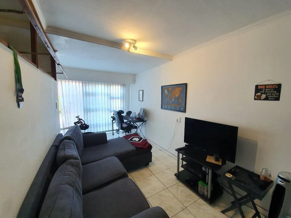 1 Bedroom Apartment / flat to rent in Umhlanga Central
