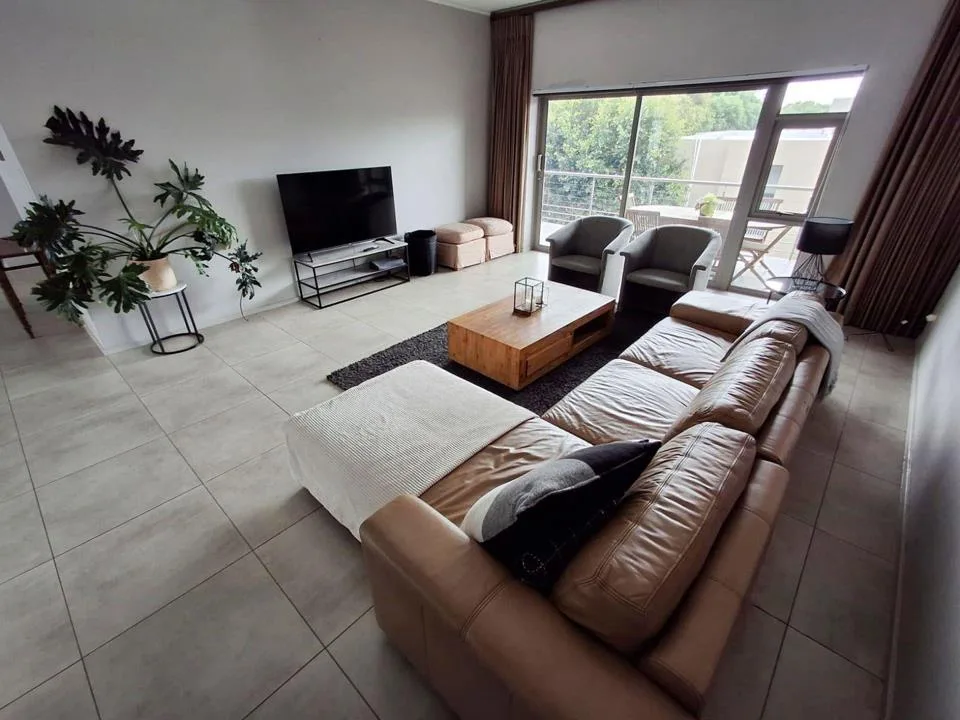 3 Bedroom Apartment / flat to rent in Oaklands
