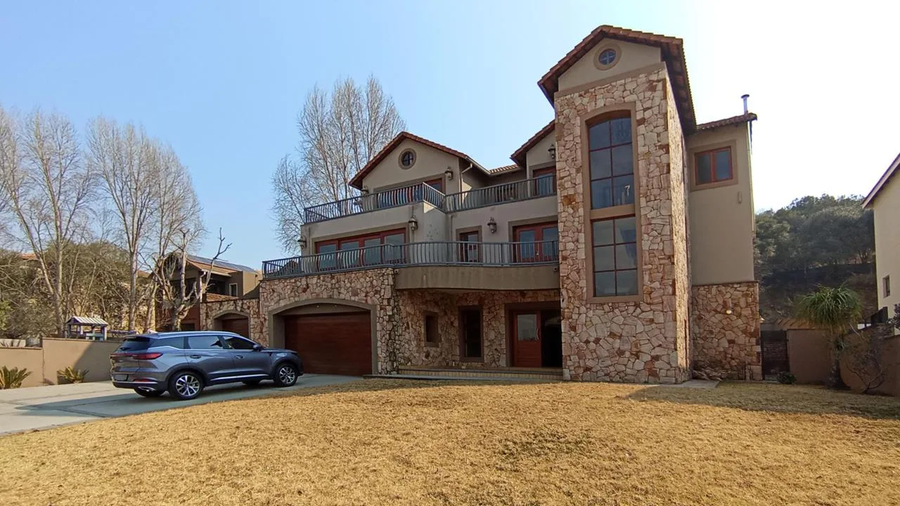 5 Bedroom House for sale in Xanadu