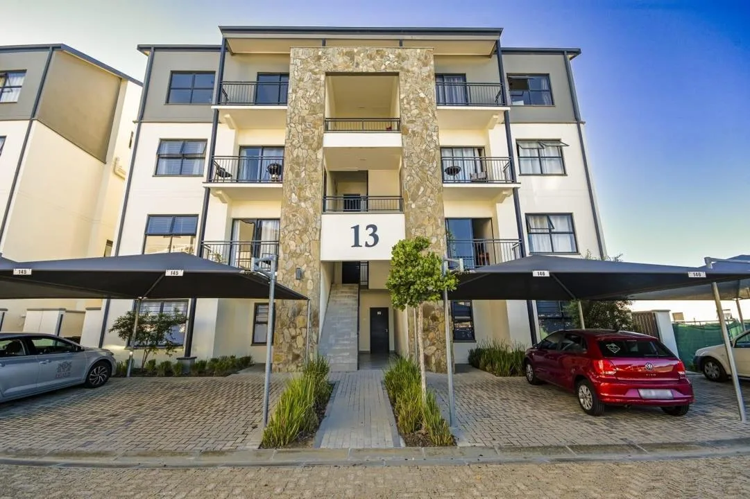 2 Bedroom Apartment / flat to rent in Somerset West Central