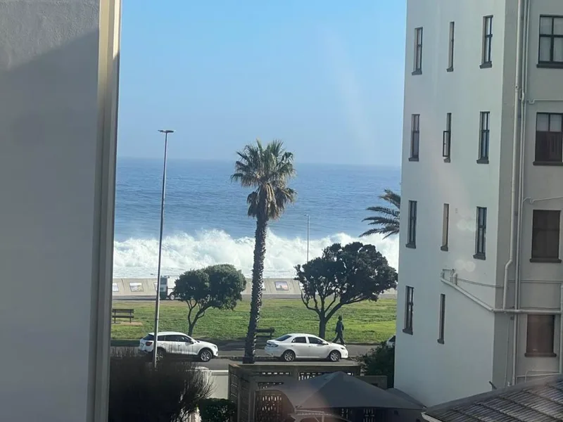 2 Bedroom Apartment / flat to rent in Sea Point