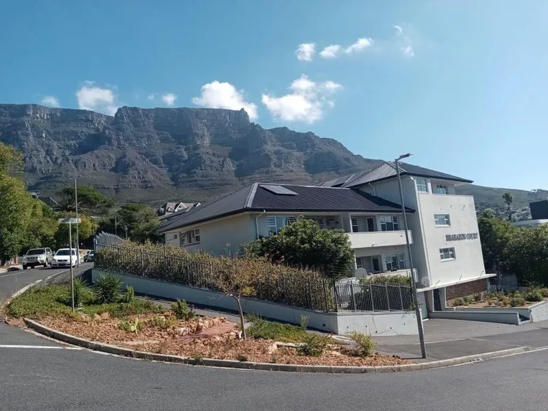2 Bedroom Apartment / flat to rent in Vredehoek
