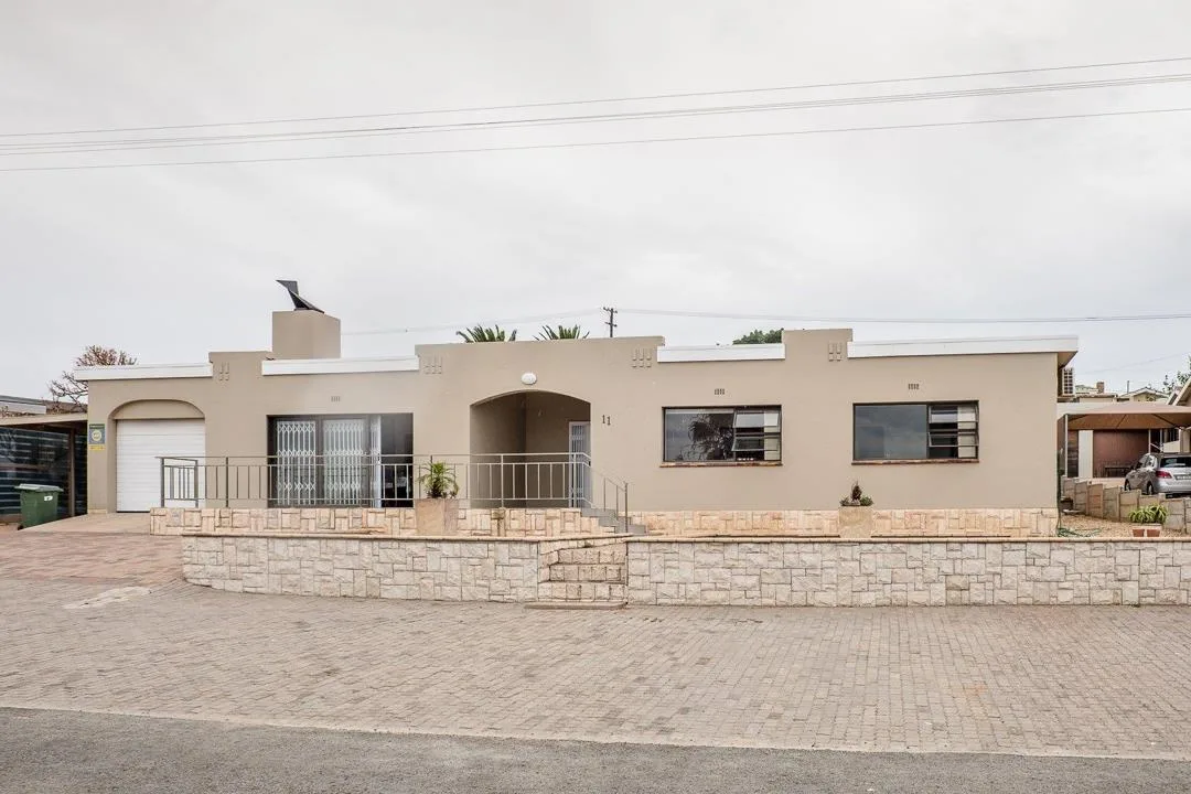 5 Bedroom House to rent in Steenbergs Cove