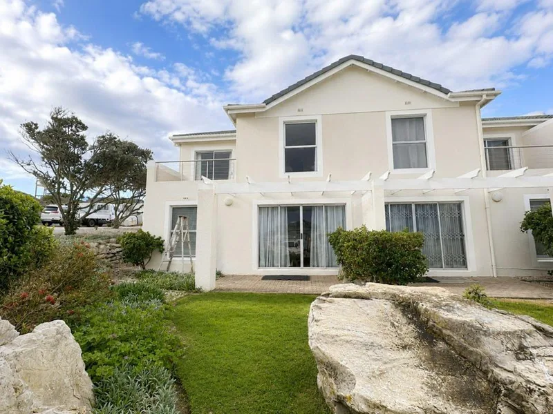 2 Bedroom House to rent in Westcliff
