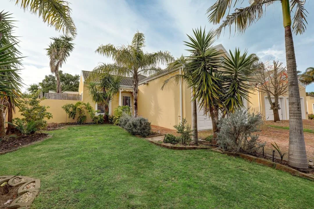 3 Bedroom Townhouse to rent in Sonstraal Heights
