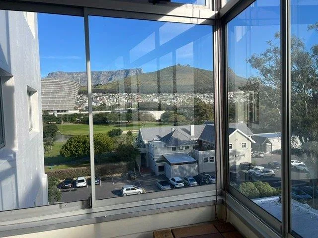 2 Bedroom Apartment / flat to rent in Mouille Point