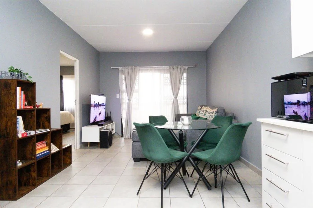 3 Bedroom Apartment / flat to rent in Parklands East