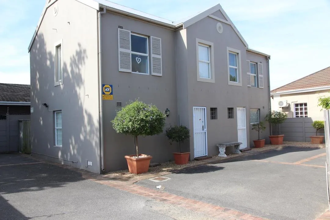 2 Bedroom Townhouse to rent in Wynberg
