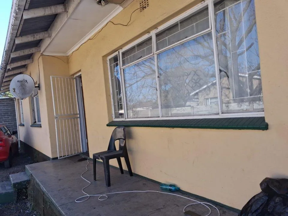 3 Bedroom House for sale in Oos Einde