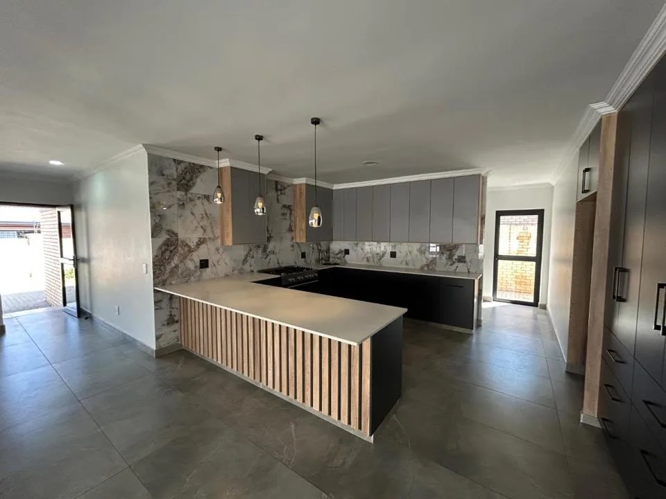 3 Bedroom House for sale in Van Der Hoff Park