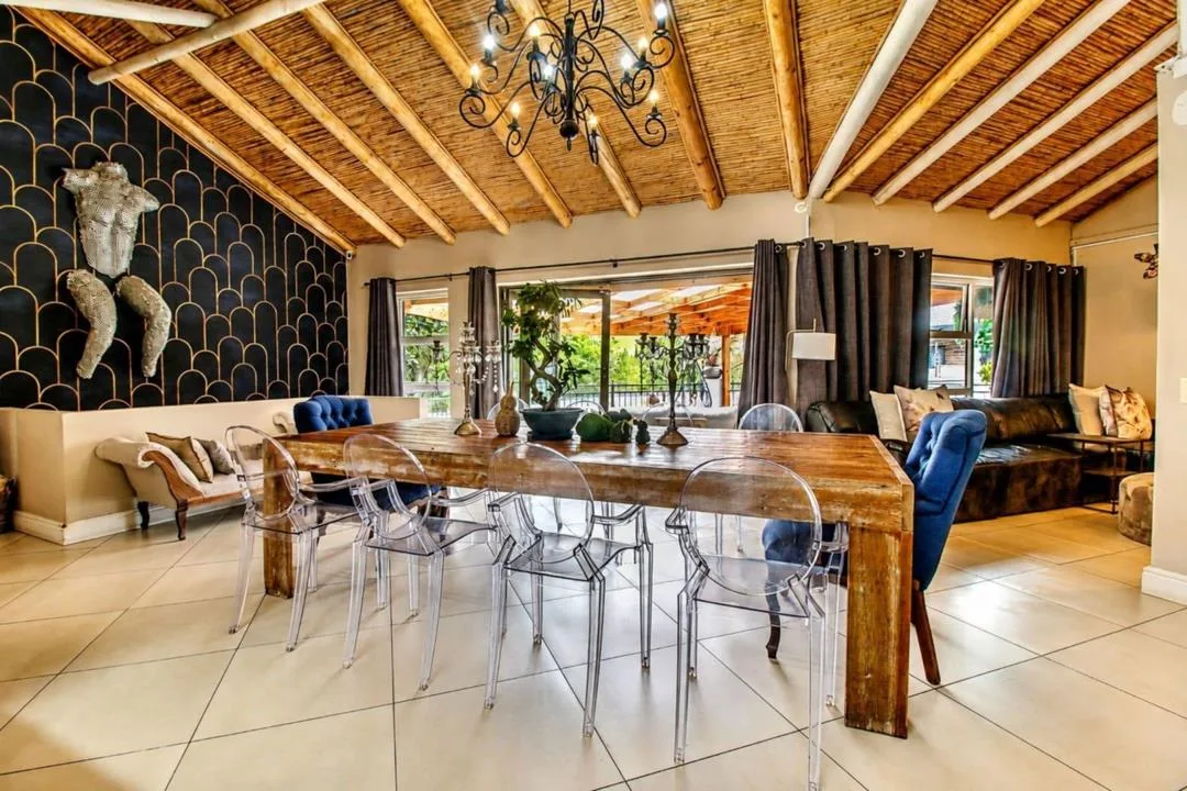 8 Bedroom House to rent in Plattekloof