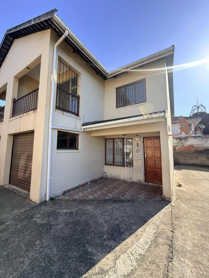 3 Bedroom Apartment / flat to rent in Gandhi's Hill