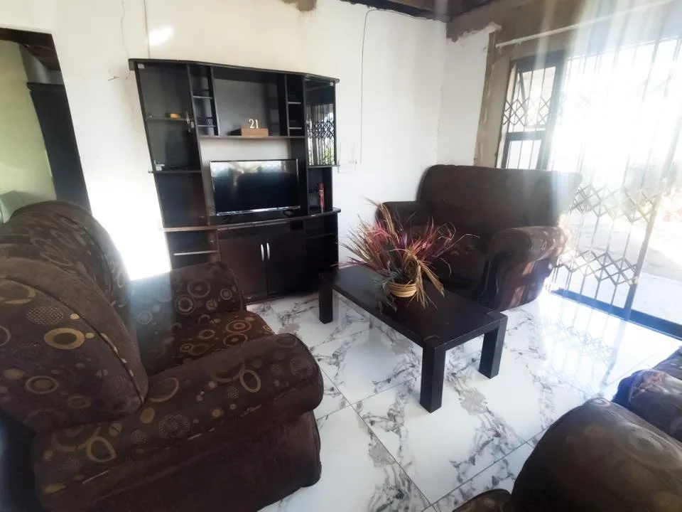 2 Bedroom House to rent in Kwandengezi