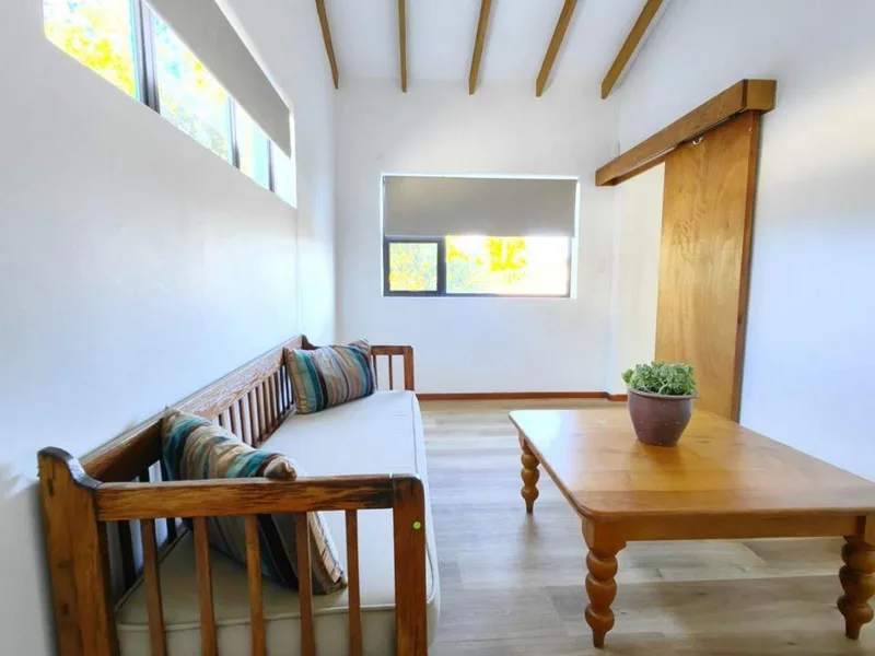 1 Bedroom House to rent in Sandbaai