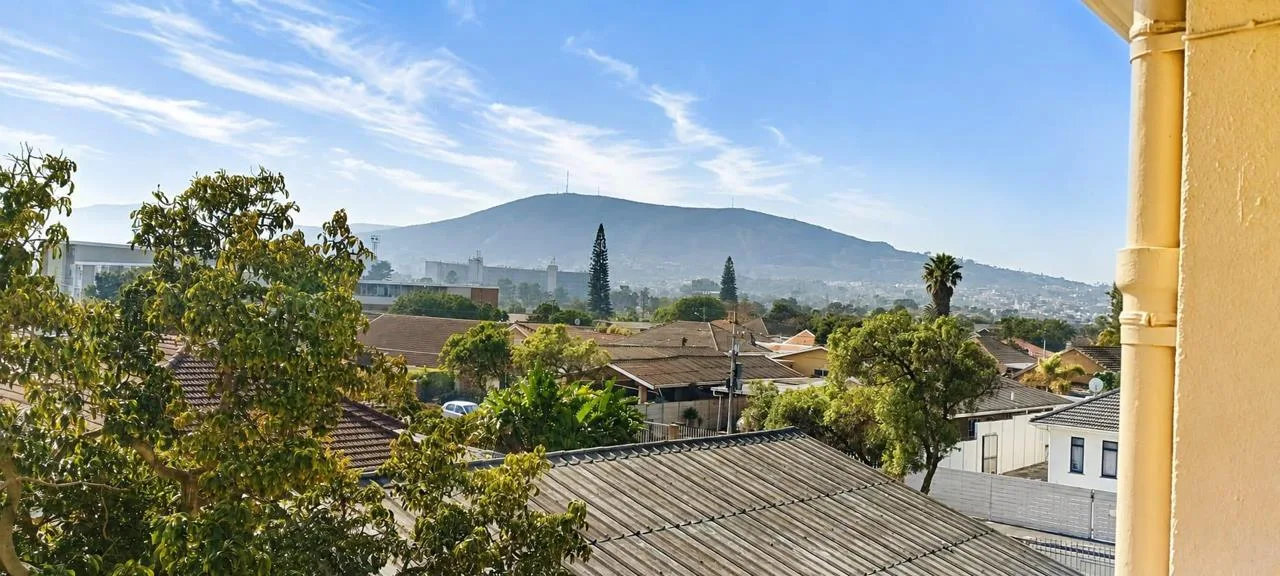 2 Bedroom Apartment / flat to rent in Churchill Estate
