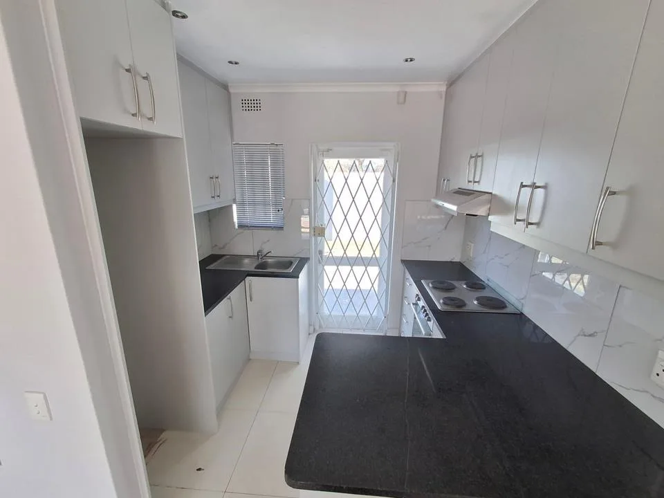 2 Bedroom House to rent in Kenilworth