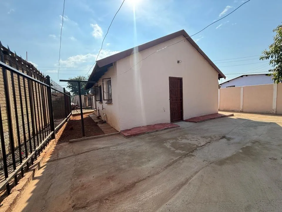 2 Bedroom House for sale in Boitekong Ext 10