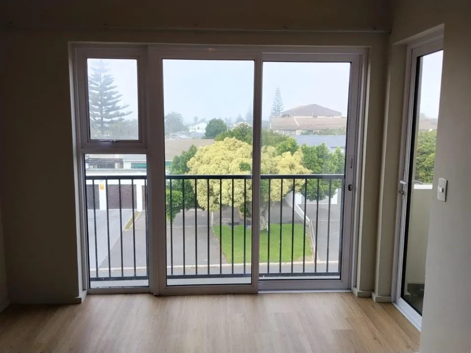 1 Bedroom Apartment / flat to rent in Bloubergstrand