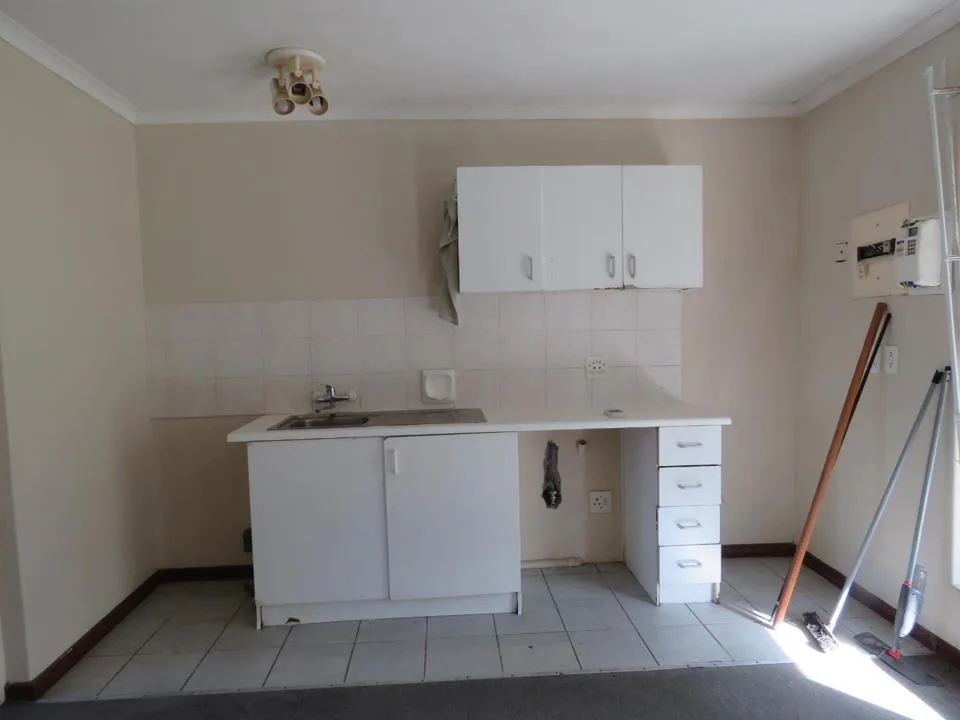 1 Bedroom Apartment / flat to rent in Strand Central