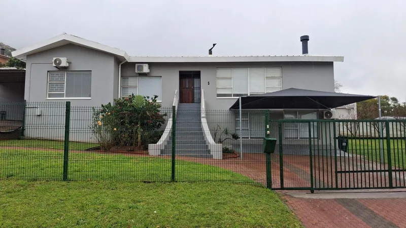 4 Bedroom House to rent in Panorama