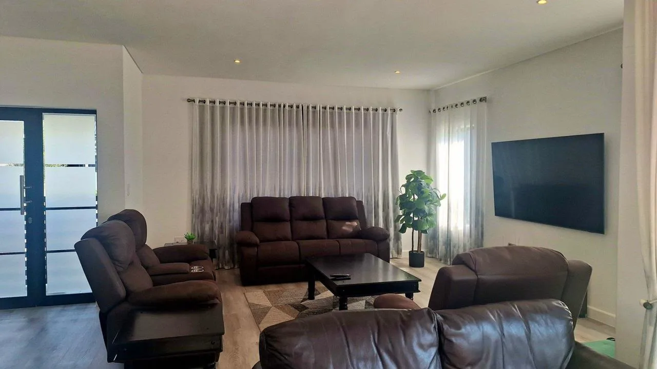 3 Bedroom House to rent in Yzerfontein Heights
