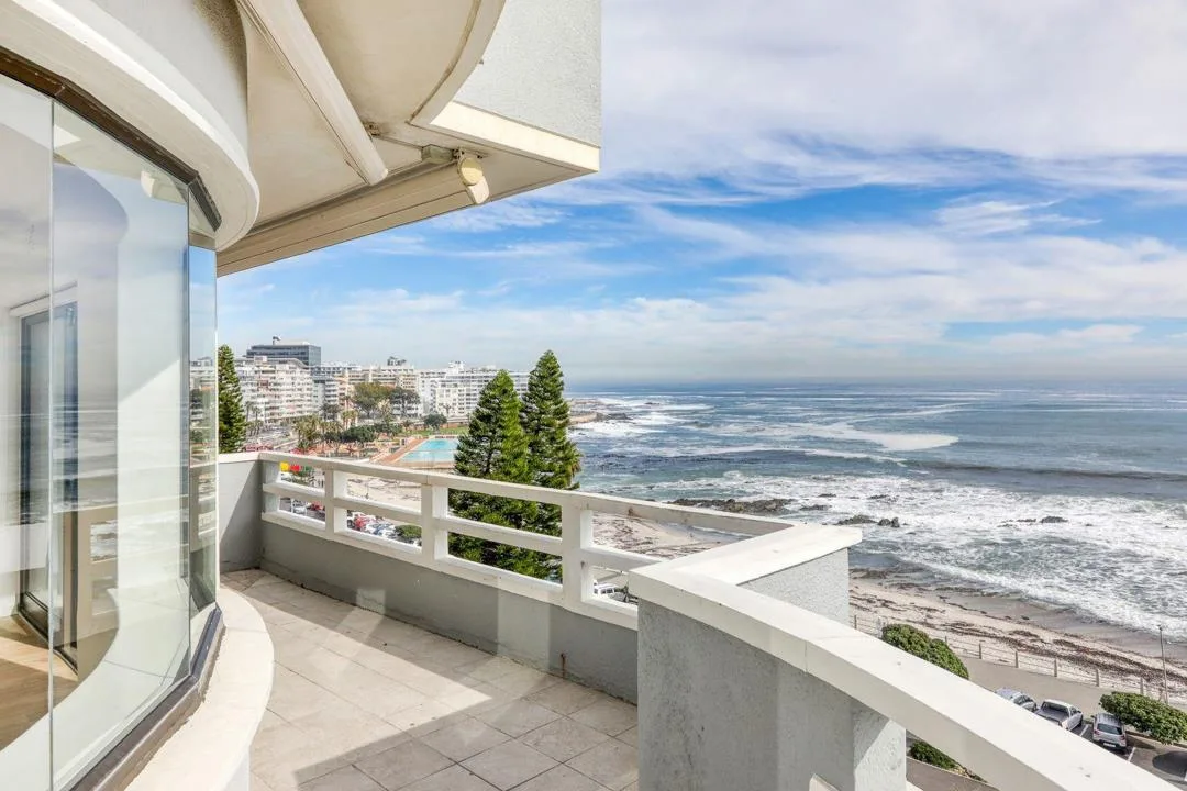 3 Bedroom Apartment / flat to rent in Sea Point