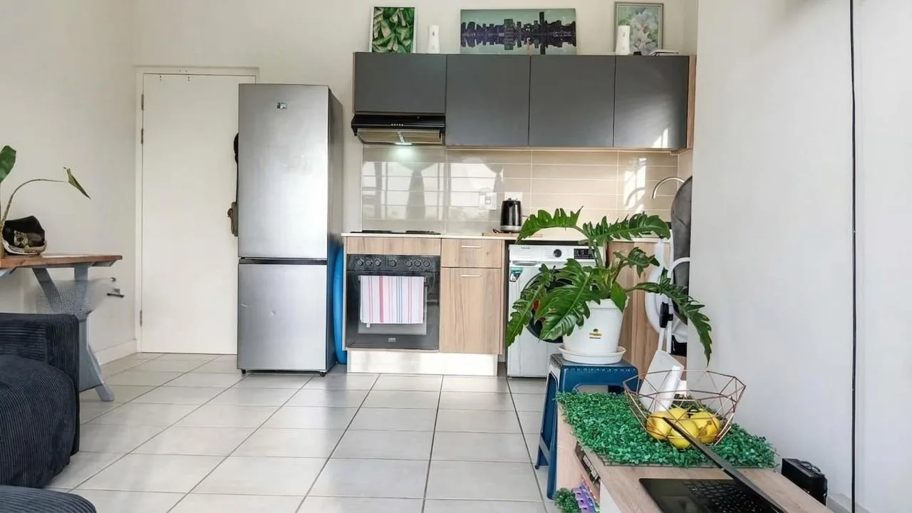 1 Bedroom Apartment / flat to rent in Gordons Bay Central