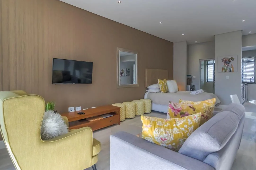 2 Bedroom Apartment / flat to rent in Paardevlei