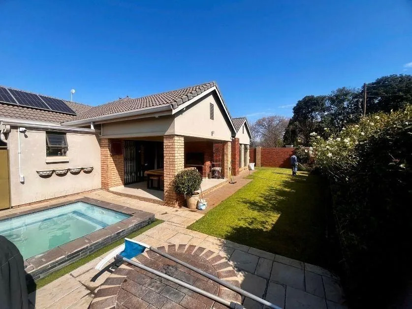 3 Bedroom Townhouse for sale in Mooivallei Park