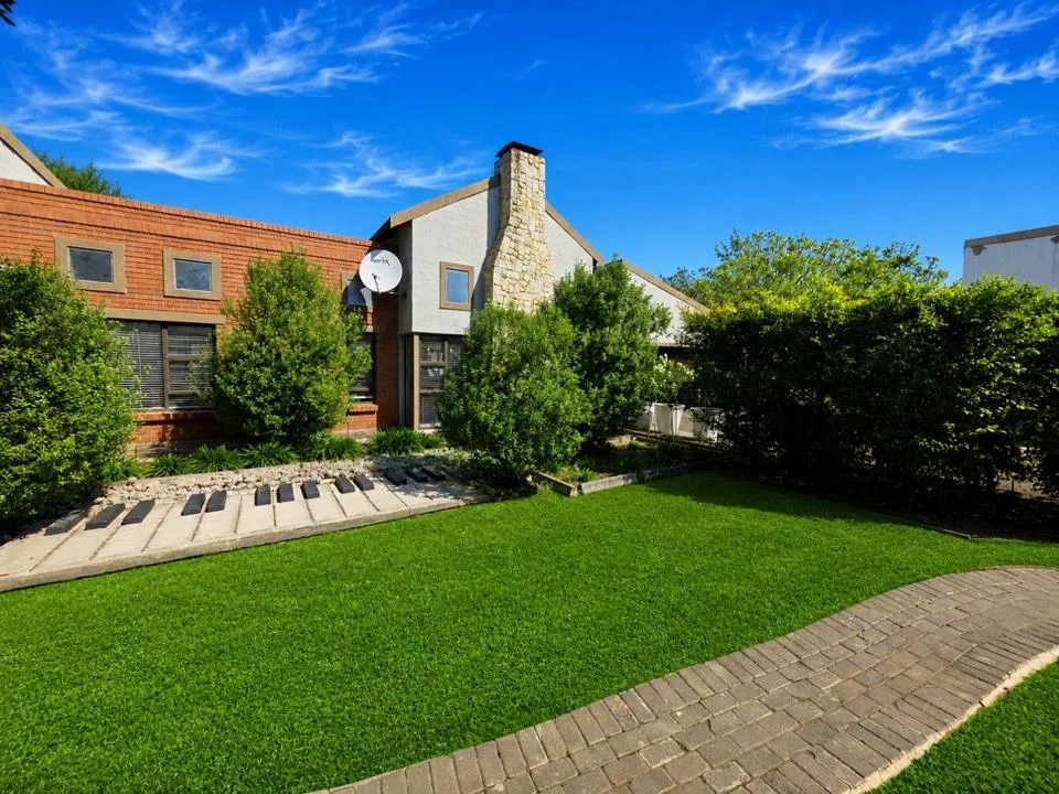 2 Bedroom House for sale in Waterval East