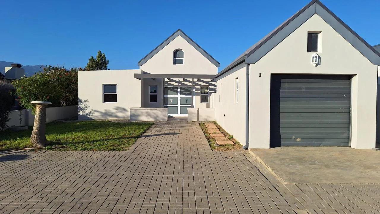 2 Bedroom House to rent in Silwerstrand Golf And River Estate