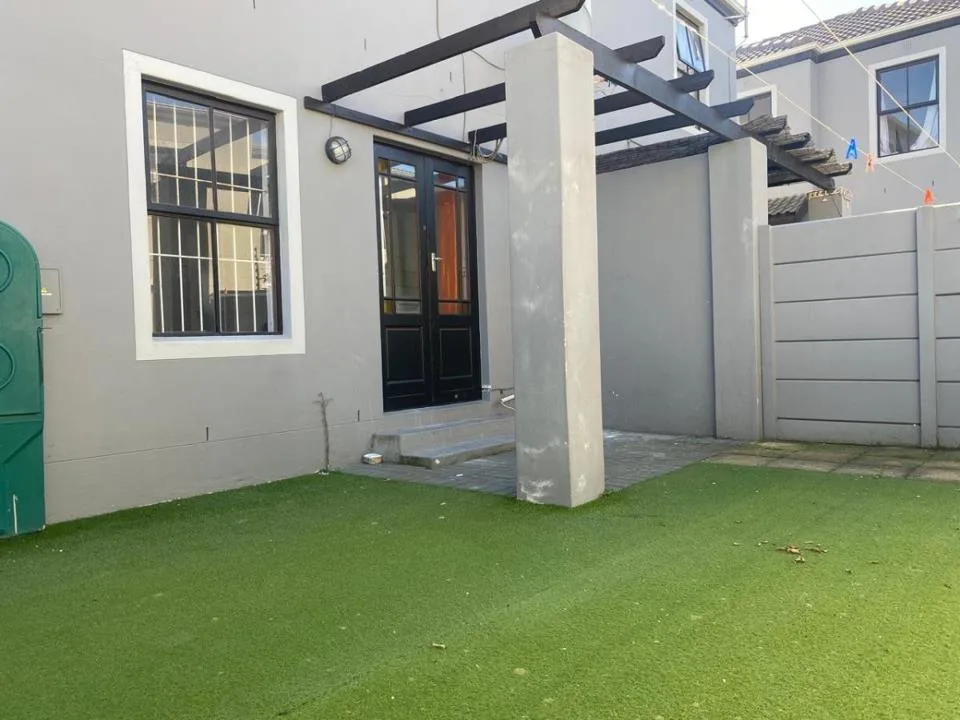 2 Bedroom Townhouse to rent in Parklands