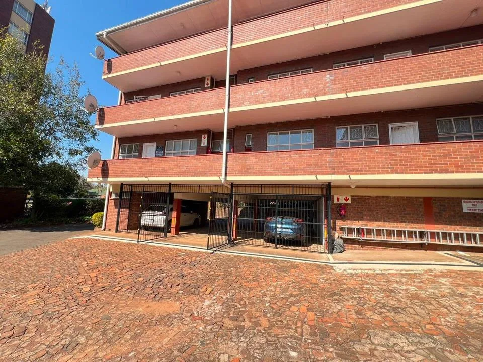 3 Bedroom Apartment / flat to rent in Town Hill
