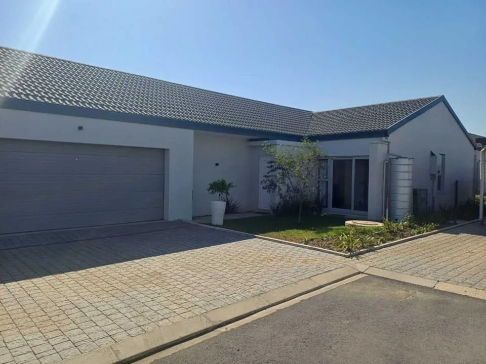 3 Bedroom Townhouse to rent in Sheffield Beach