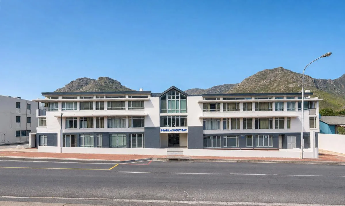 2 Bedroom Apartment / flat to rent in Hout Bay Beachfront