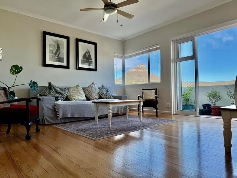 2 Bedroom Apartment / flat to rent in Vredehoek