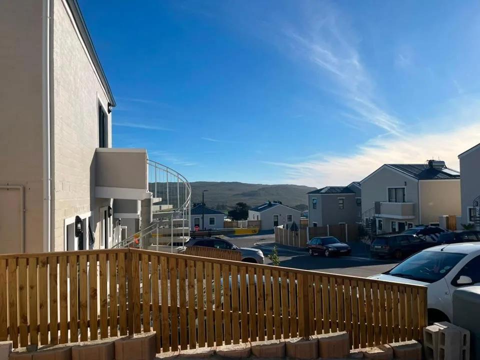 2 Bedroom Apartment / flat to rent in Kommetjie