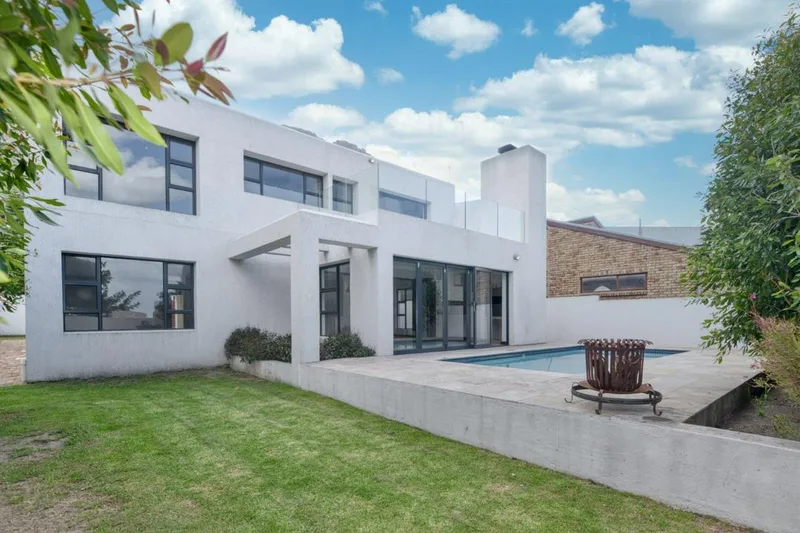 4 Bedroom House to rent in Voelklip