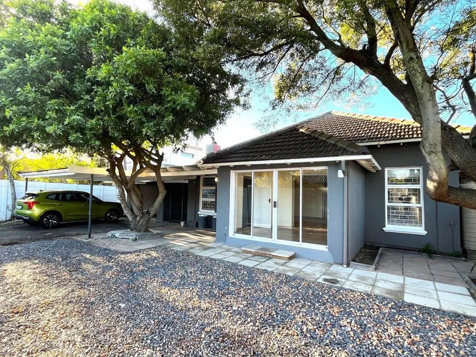 3 Bedroom House to rent in Claremont