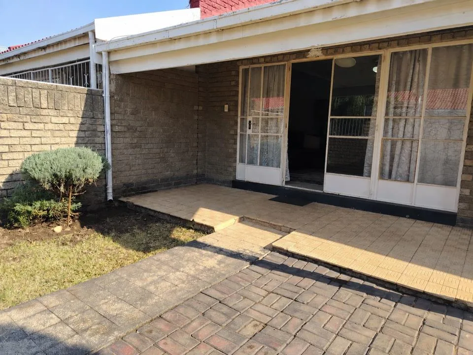 2 Bedroom Townhouse for sale in Rustenburg Central