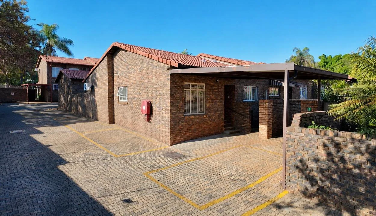 2 Bedroom Townhouse for sale in Safari Gardens