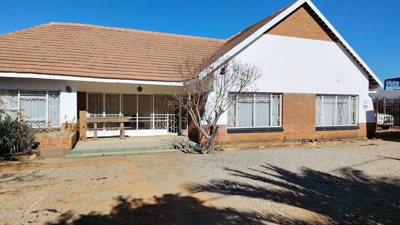 4 Bedroom House for sale in Wilkoppies