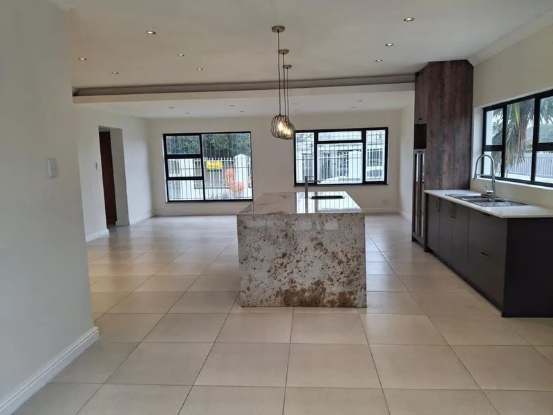 4 Bedroom House to rent in Bothasig