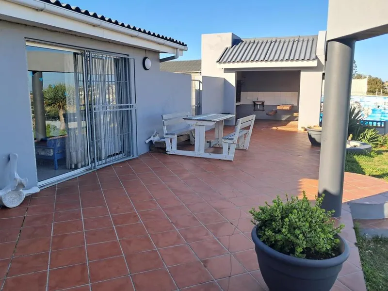 2 Bedroom House to rent in Gansbaai Central