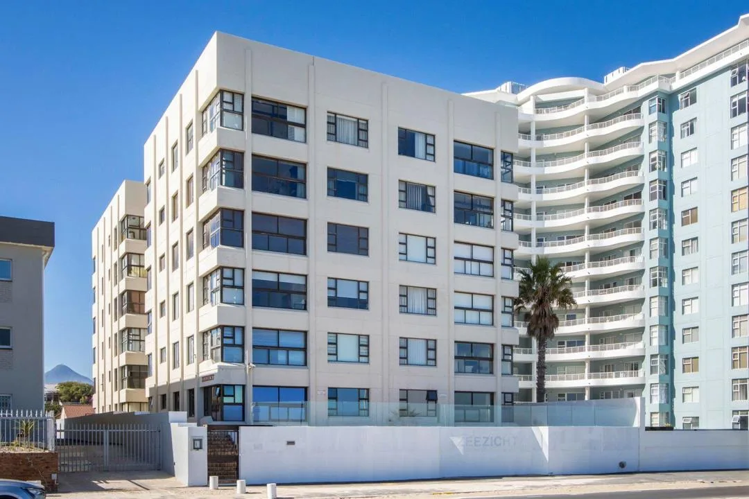 3 Bedroom Apartment / flat to rent in Strand North