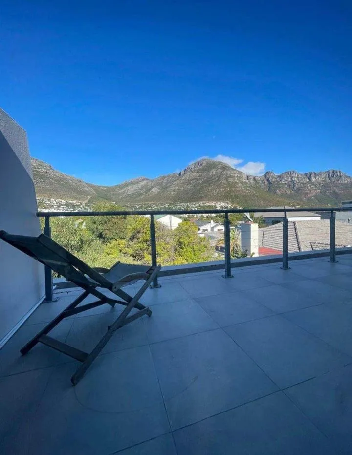 2 Bedroom Apartment / flat to rent in Hout Bay Central