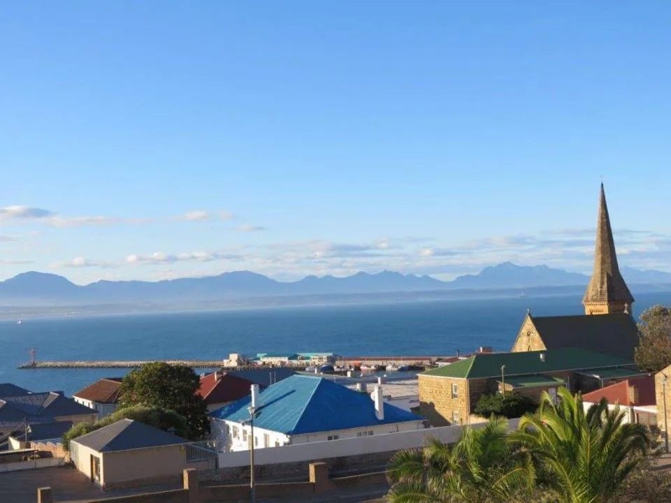 3 Bedroom Apartment / flat to rent in Mossel Bay Central